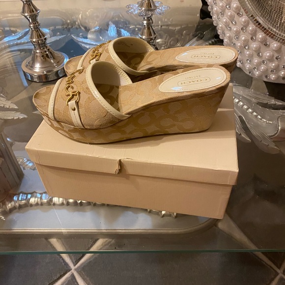 Coach wedge shoes - Picture 3 of 3